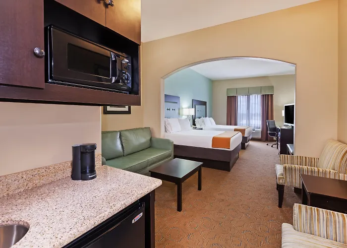 Holiday Inn Express & Suites Victoria, An Ihg Hotel