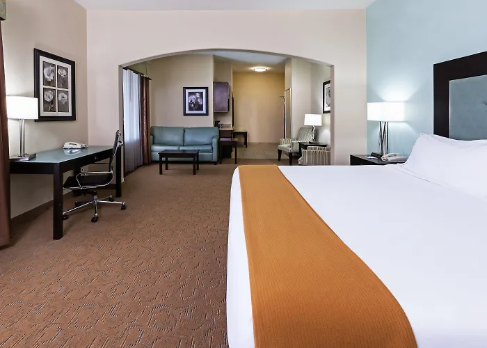 Holiday Inn Express & Suites Victoria, An Ihg Hotel