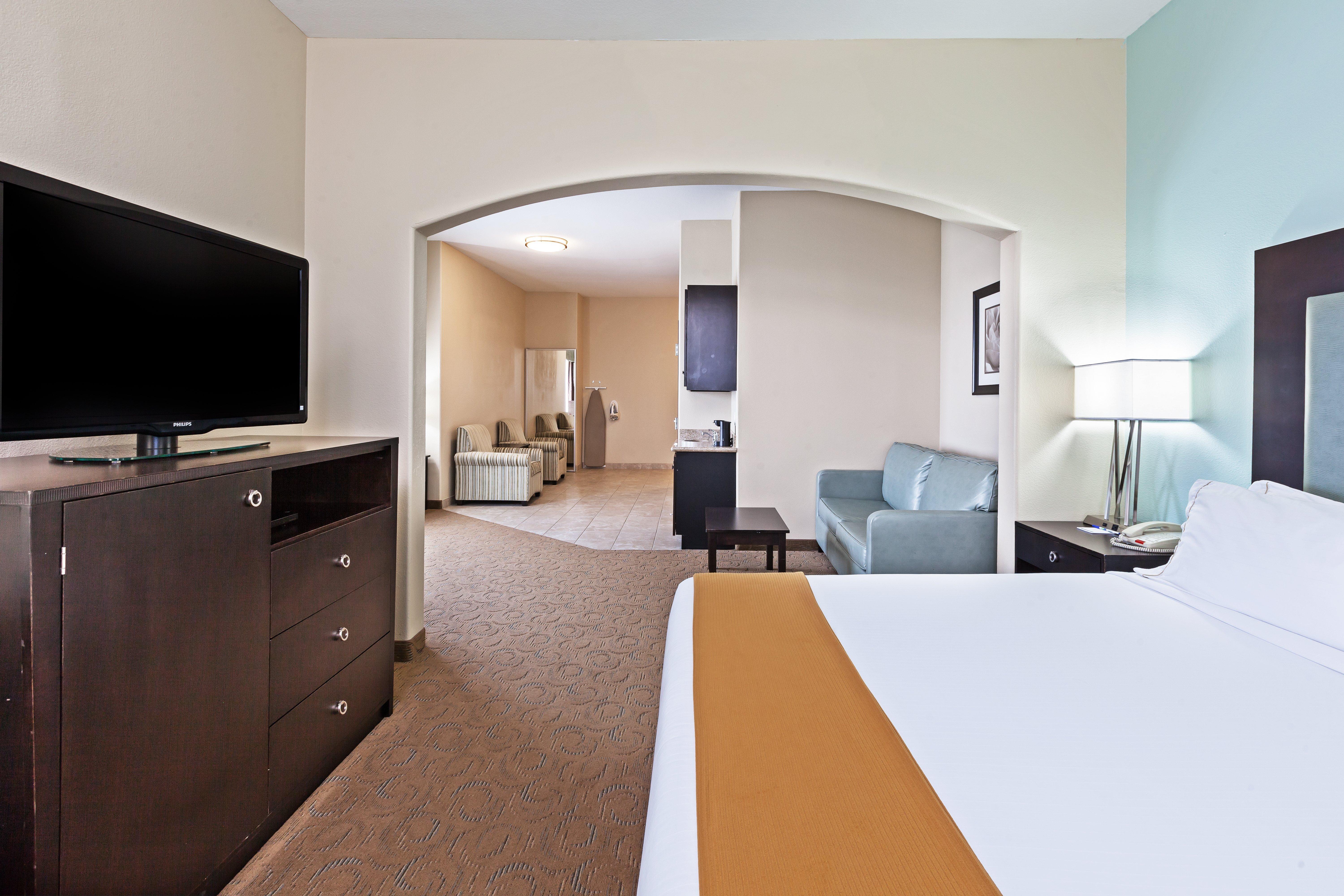 Express & Victoria, An Ihg Victoria