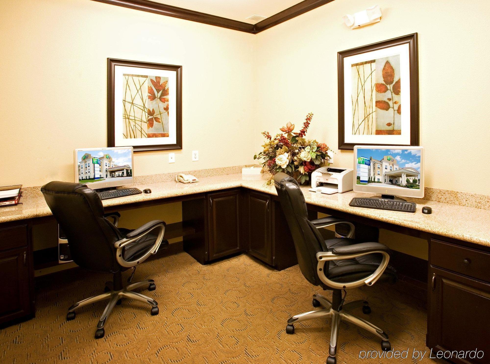 Express & Victoria, An Ihg Hotel 3*