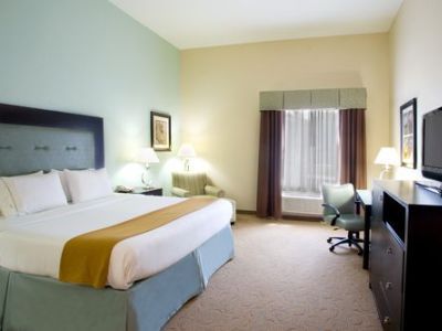 Express & Victoria, An Ihg 3* Victoria
